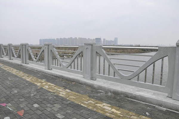 复合式栏杆